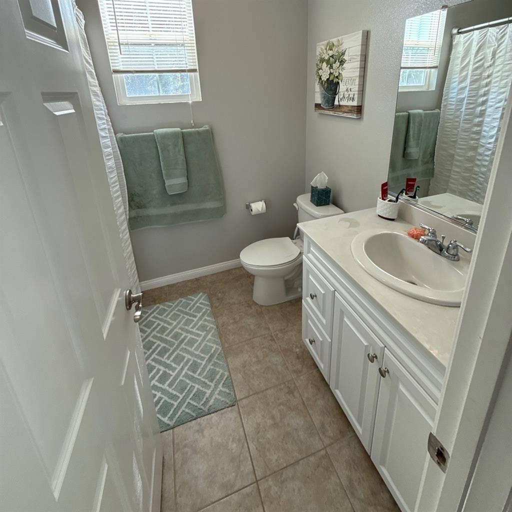 Room for Rent w/ Private Full Bath