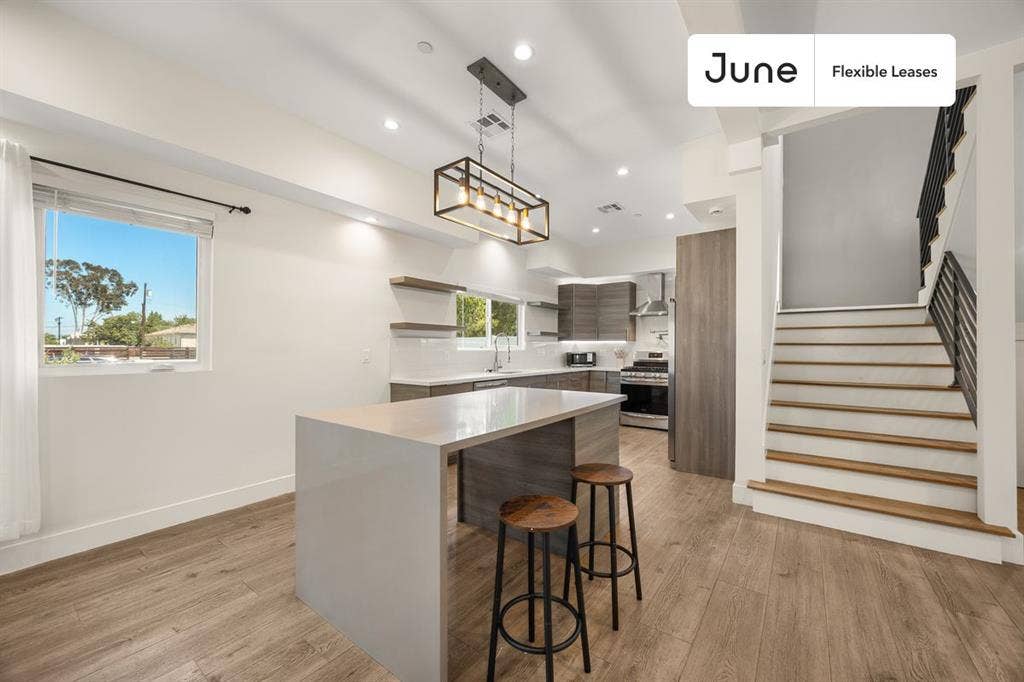 4 BR in Los Angeles
