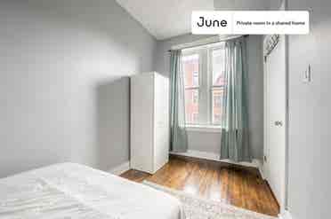 3 BR in Chicago