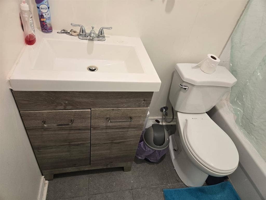 A room to rent in a .