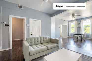3 BR in Chicago
