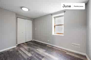 3 BR in Chicago