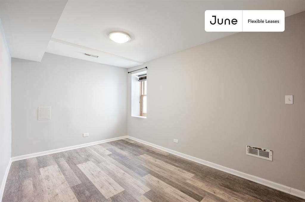 3 BR in Chicago