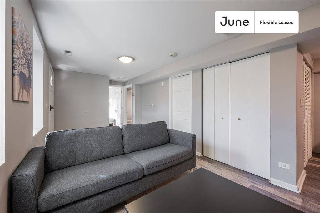 3 BR in Chicago