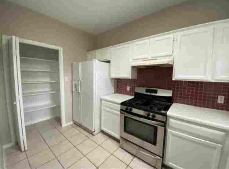 Single Room for Lease!