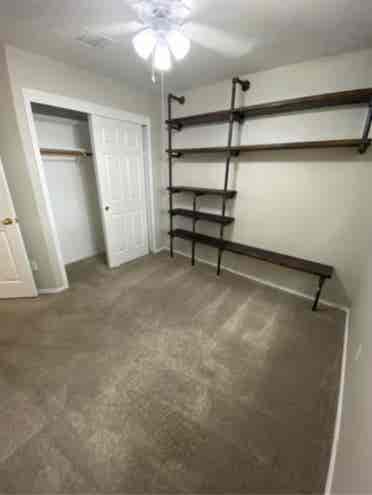 Single Room for Lease!