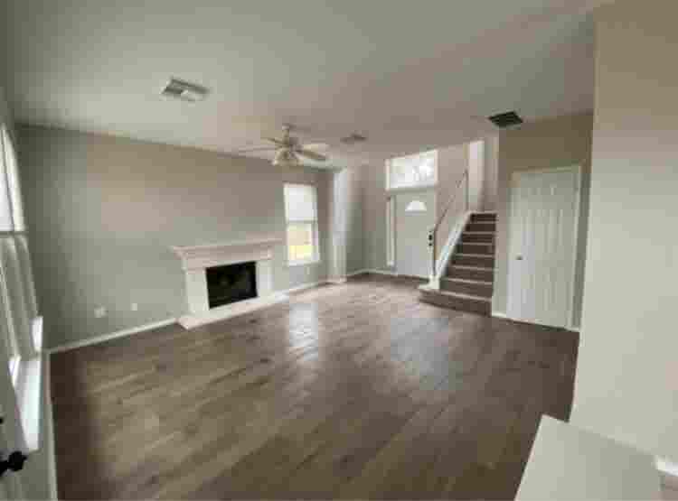 Single Room for Lease!