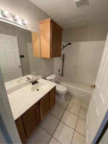 Single Room for Lease!