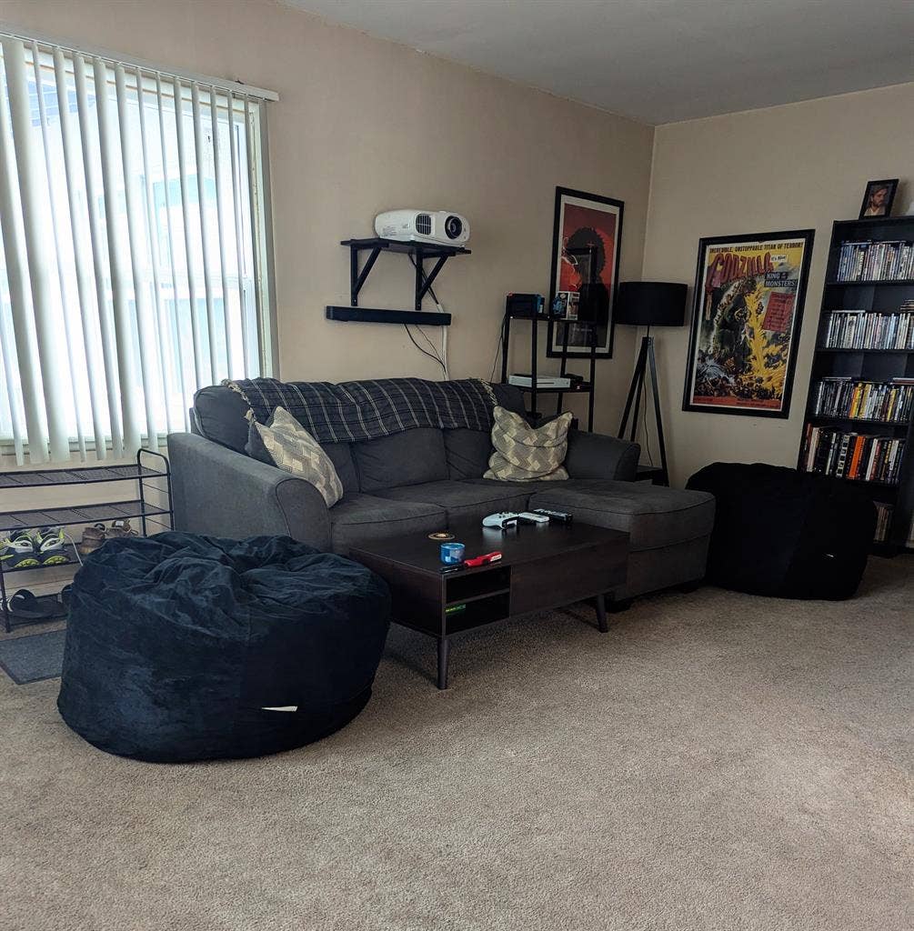 Seeking a new roommate!
