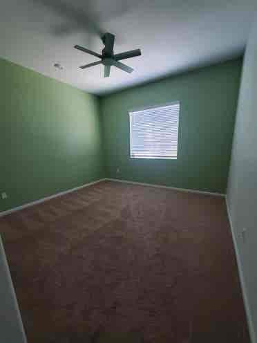 Looking for roommate, gladden farms
