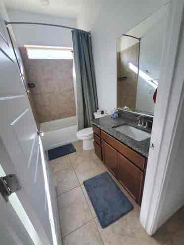 Looking for roommate, gladden farms