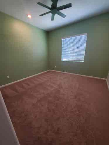 Looking for roommate, gladden farms