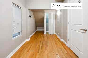3 BR in Chicago