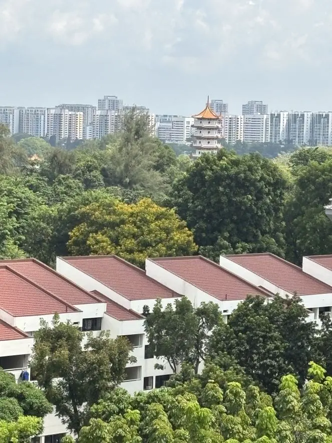 Jurong East Central - 5 min to MRT