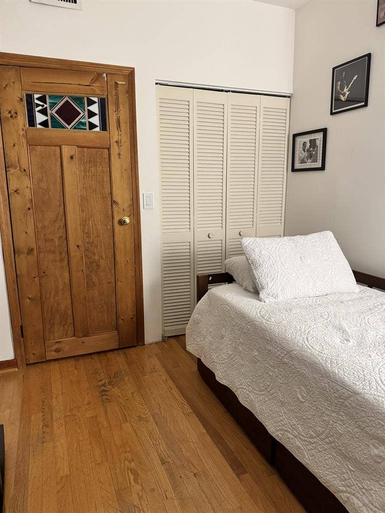 Small and Private room for woman