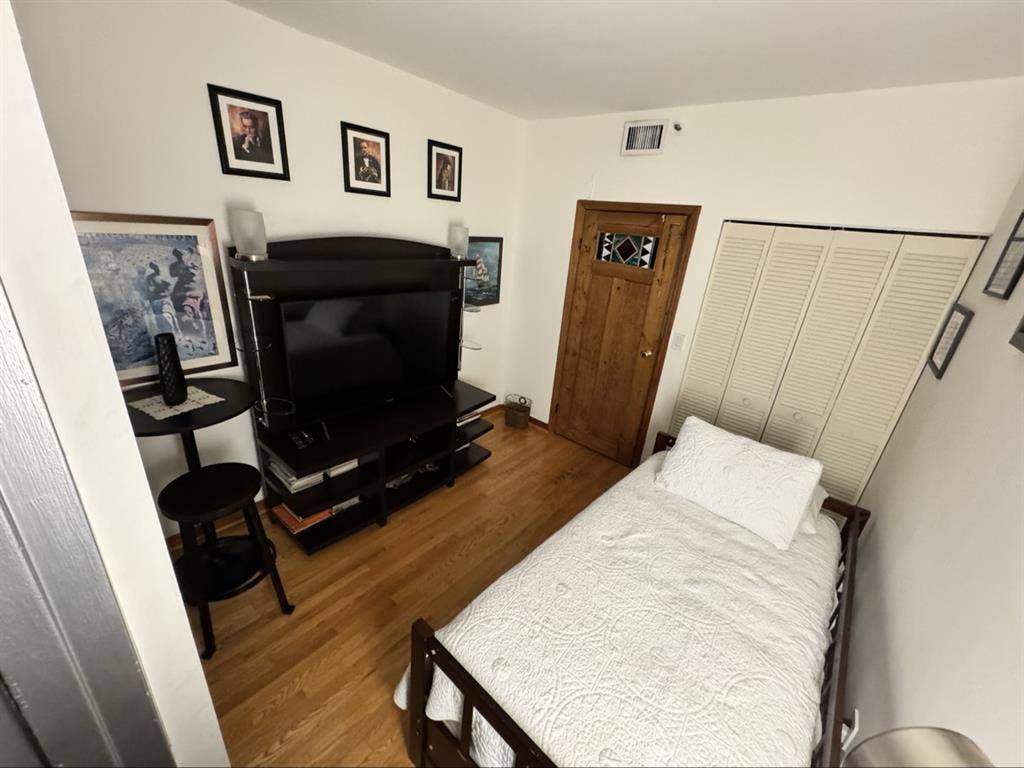 Small and Private room for woman