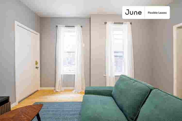 2 BR in Chicago