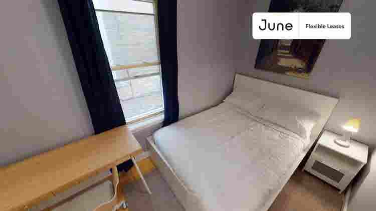 2 BR in Chicago