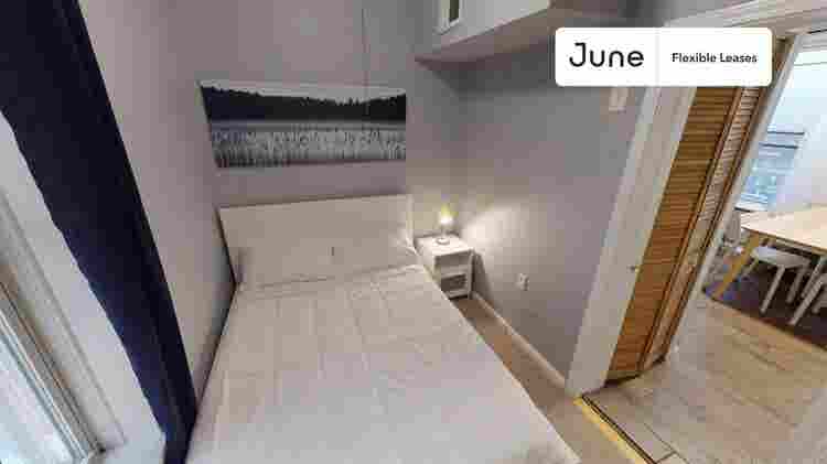 2 BR in Chicago