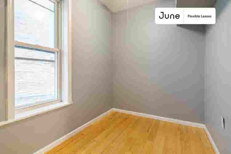 2 BR in Chicago