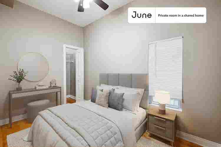 3 BR in Chicago