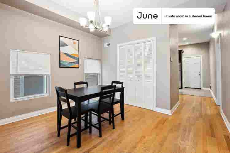 3 BR in Chicago