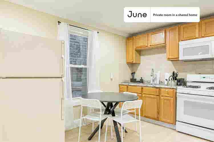 3 BR in Chicago