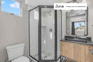 5 BR in Los Angeles
