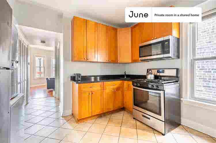 3 BR in Chicago
