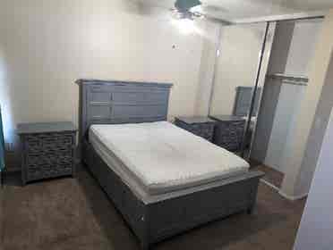 Great location. Close to Fwy