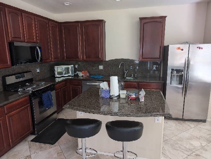 Great location. Close to Fwy