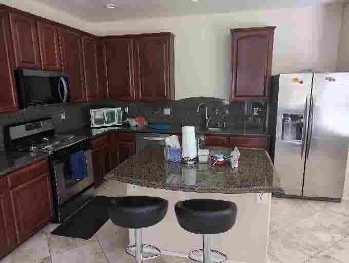 Great location. Close to Fwy