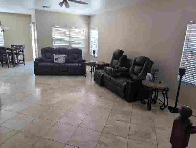 Great location. Close to Fwy
