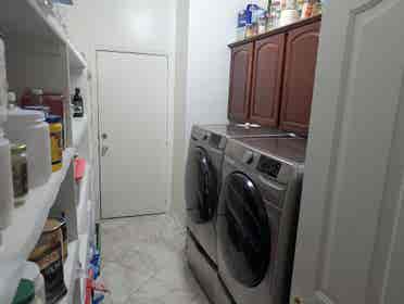Great location. Close to Fwy