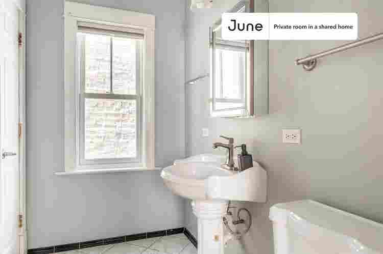 3 BR in Chicago