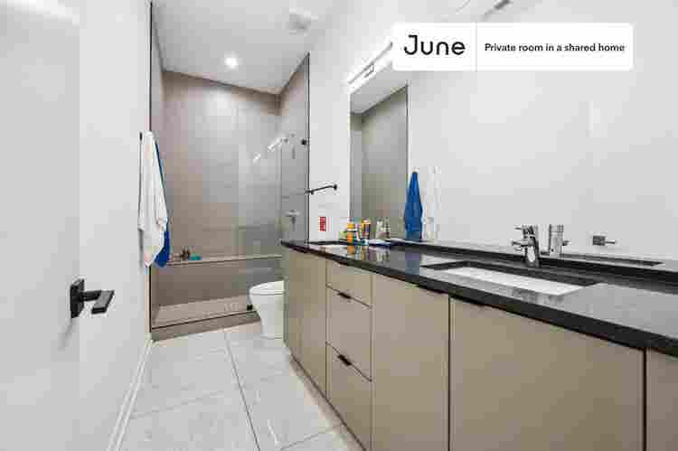 4 BR in Chicago
