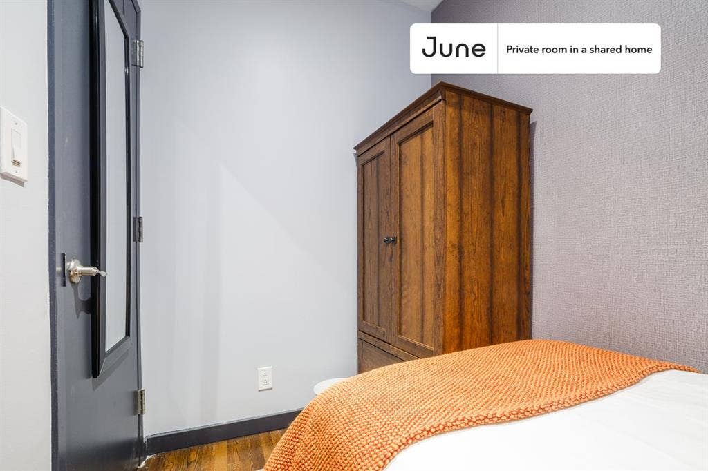 4 BR in New York City