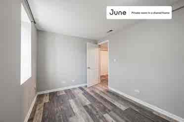 3 BR in Chicago