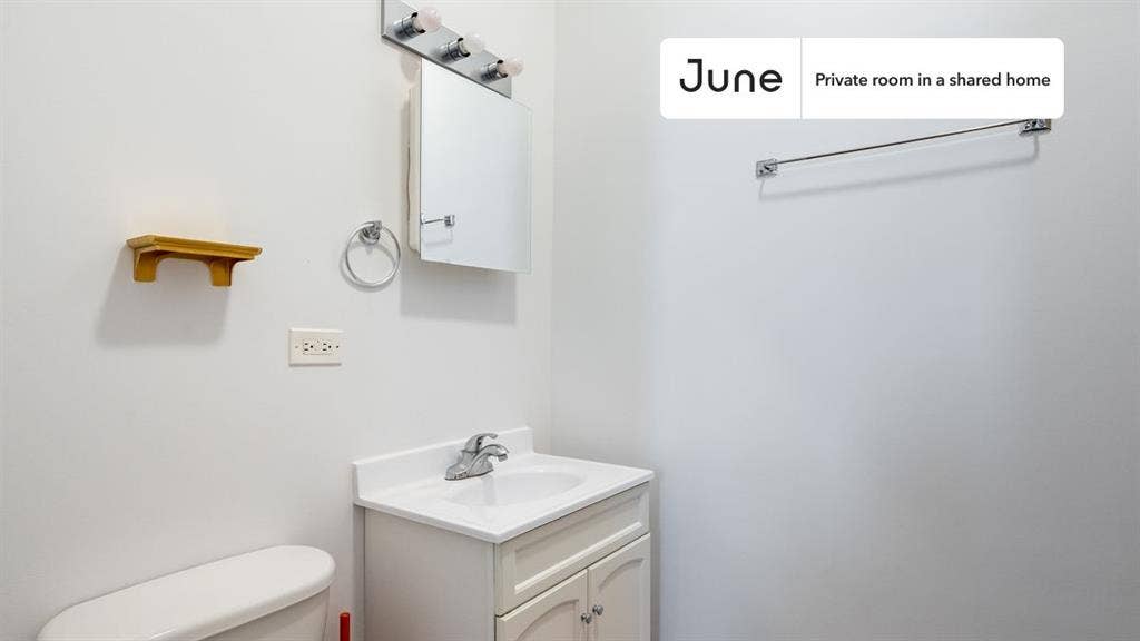 3 BR in Chicago