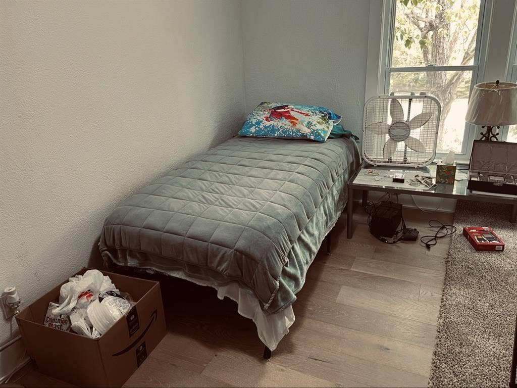 Shared (3) bedroom home $ mo