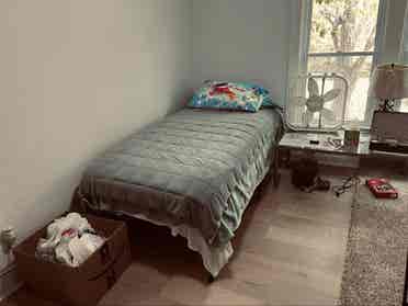 Shared (3) bedroom home $ mo