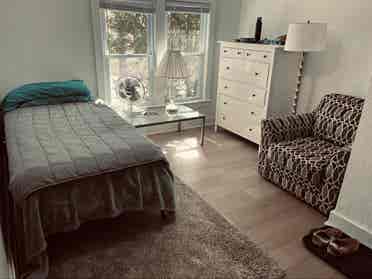 Shared (3) bedroom home $ mo