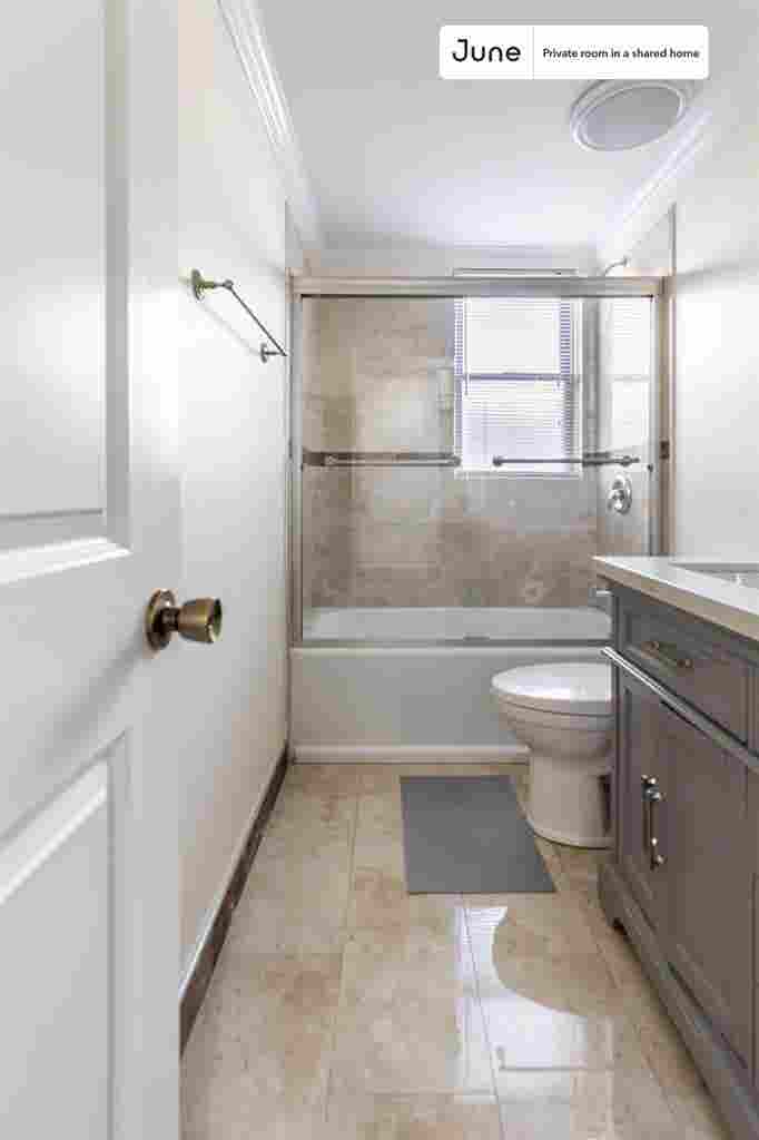 4 BR in Chicago