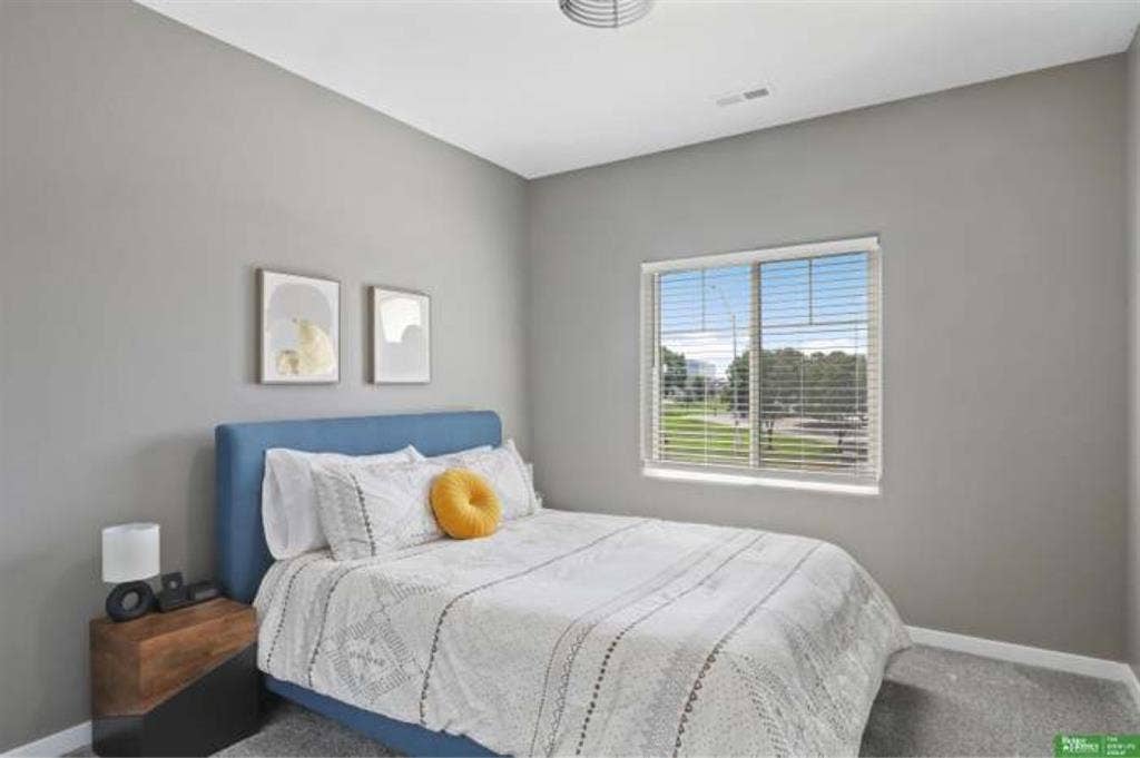 Looking for Roommates !!