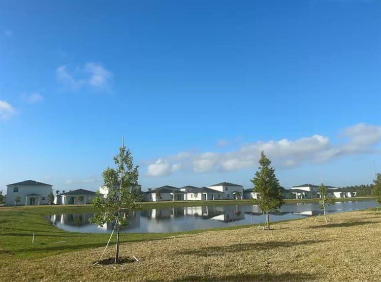 I rent a room in Fort Pierce North
