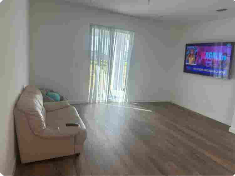 I rent a room in Fort Pierce North
