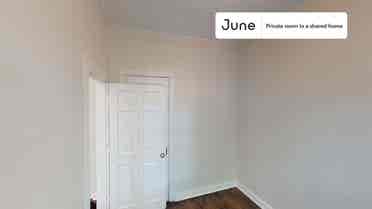 3 BR in Chicago