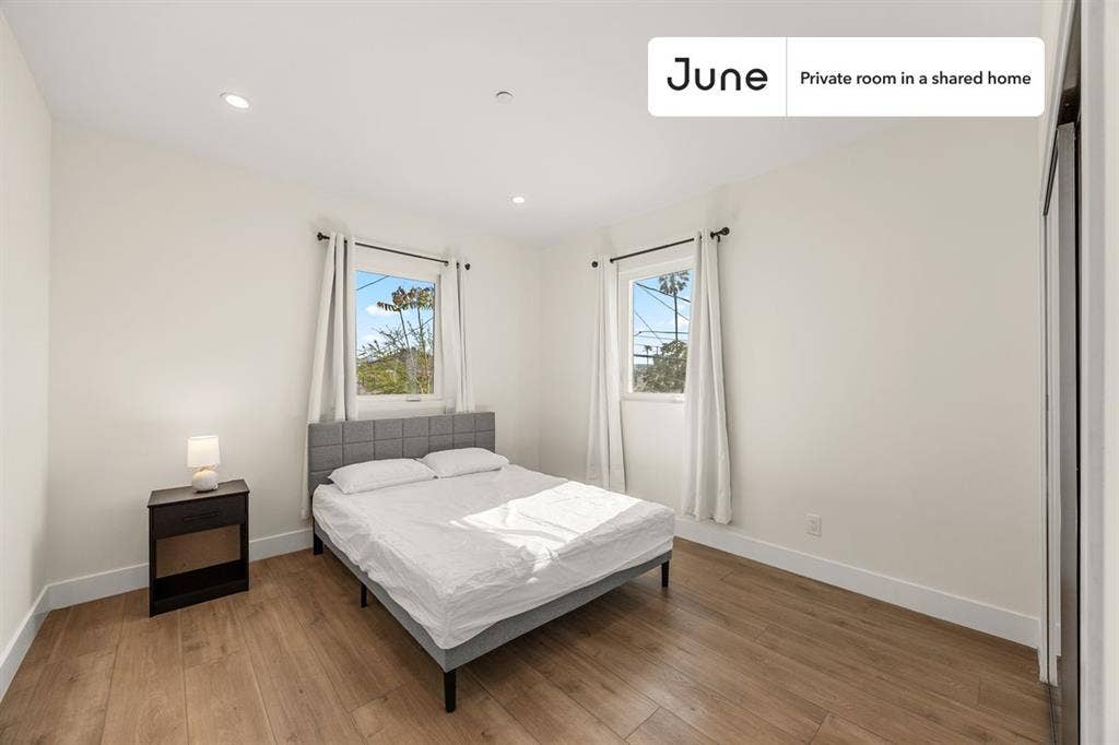 4 BR in Los Angeles