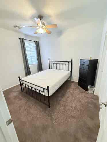 Room for rent South Mountain area