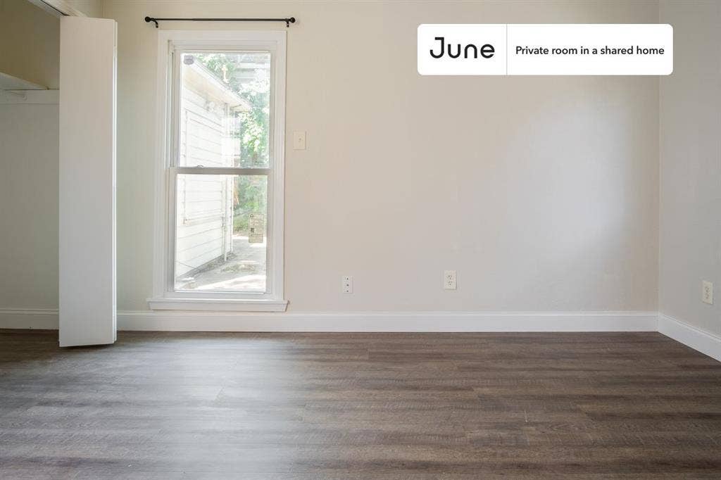 4 BR in Dallas